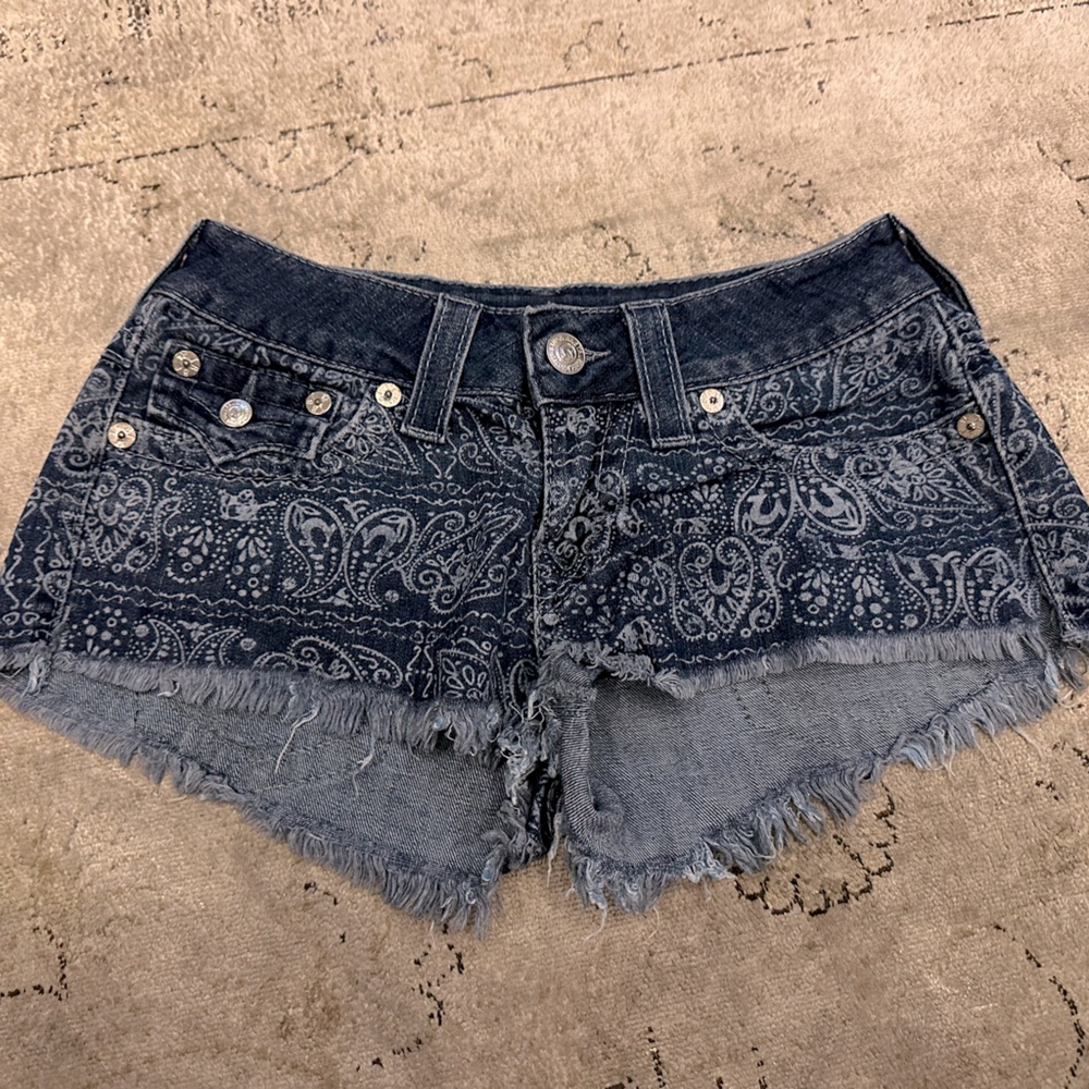 True Religion shorty shirt size 28